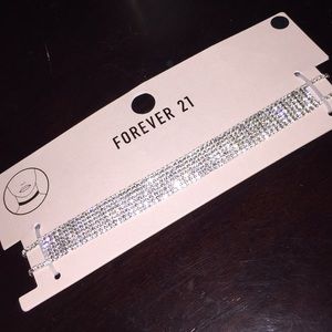 30% off: NEW Dazzling diamond choker Forever 21